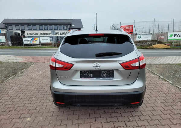 Nissan Qashqai cena 52500 przebieg: 77000, rok produkcji 2015 z Żabno małe 121